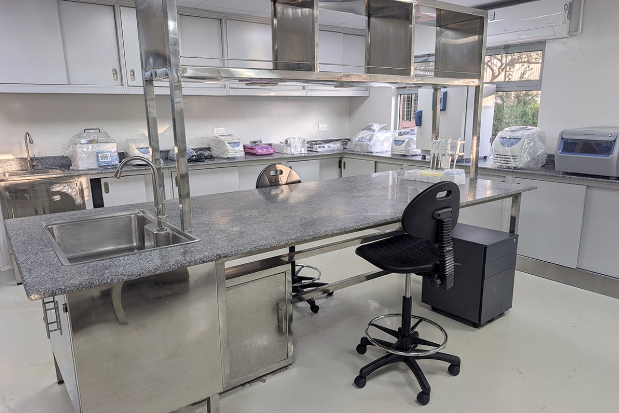 Lab equipment in the LiNK